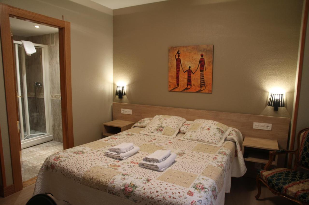 Hostal Acella Pampeluna Zewnętrze zdjęcie